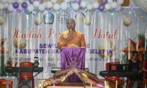 Hadiri Perayaan Natal Bupati Halsel