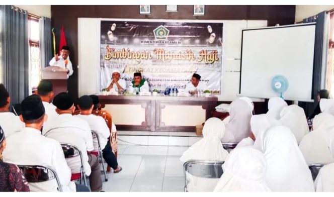 
 Kakankemenag Haltim Gelar Kegiatan Bimbingan Manasik Haji.