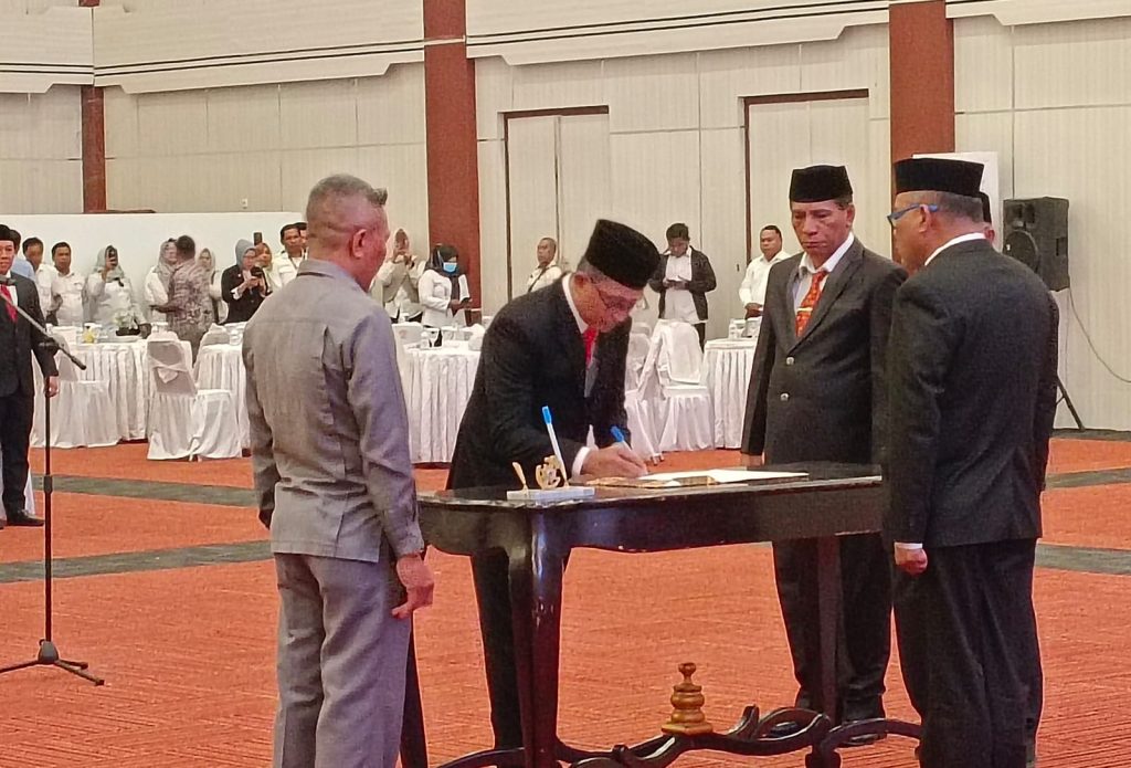 Pj Gubernur Maluku Utara Lantik Abubakar Abdullah sebagai Pj Sekda Baru
