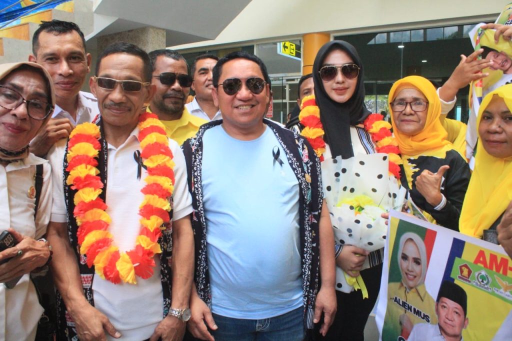Ribuan Relawan Sambut Kedatangan Aliong Mus-Sahril di Ternate