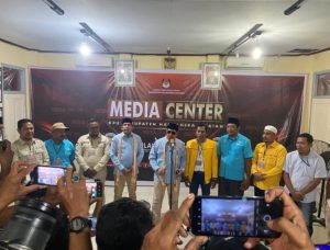 Berkas Bahrain-Umar Dinyatakan Lengkap oleh KPU Halsel