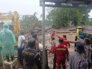 Kepedulian Haji Robert: Membawa Harapan di Tengah Bencana Banjir Ternate