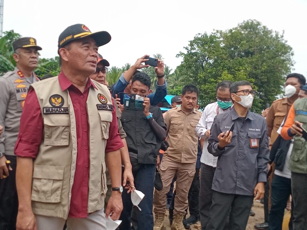 Menko PMK: Lokasi Banjir Bandang di Rua Zona Terlarang untuk Permukiman