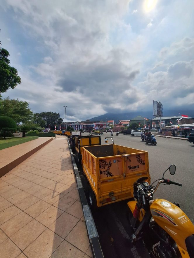 
 Motor Kaisar Pengangkut Sampah