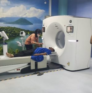HAS-ARI Jalani Pemeriksaan Kesehatan di RSUD Chasan Boesorie Ternate