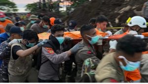 Korban Banjir Bandang di Rua Ucapkan Terima Kasih kepada Haji Robert