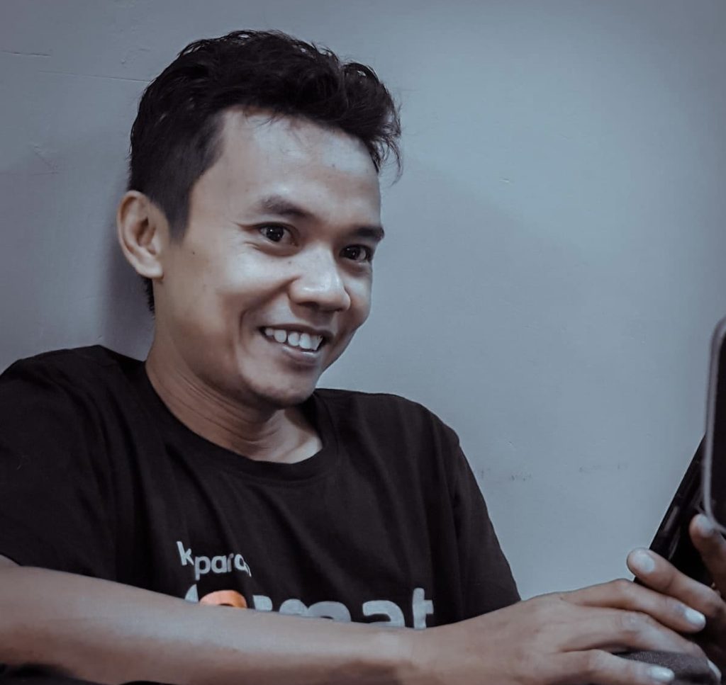 Belajar Ikhlas dari Haji Robert, Dermawan di Garis Depan