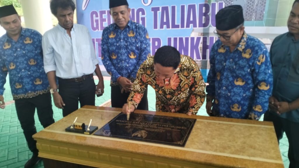 Aliong Mus Resmikan Gedung ITC Unkhair Ternate, Bukti Komitmen Terhadap Pendidikan