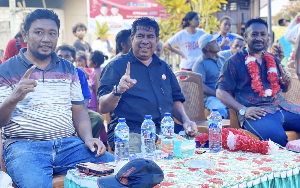Bahrain Kasuba Janji Wujudkan Program Satu Desa Satu Sarjana di Halsel