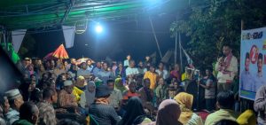 Warga Wayaua Terjang Hujan untuk Hadiri Kampanye Aliong-Sahril