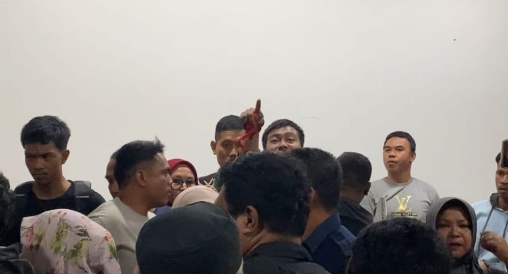 Sidang Vonis Kasus DID Tikep Memanas: Keluarga Tuding Hakim Minta Suap