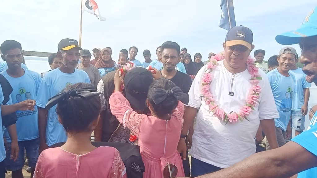 Warga Sekly Desak Calon Bupati Prioritaskan Listrik dan Air Bersih