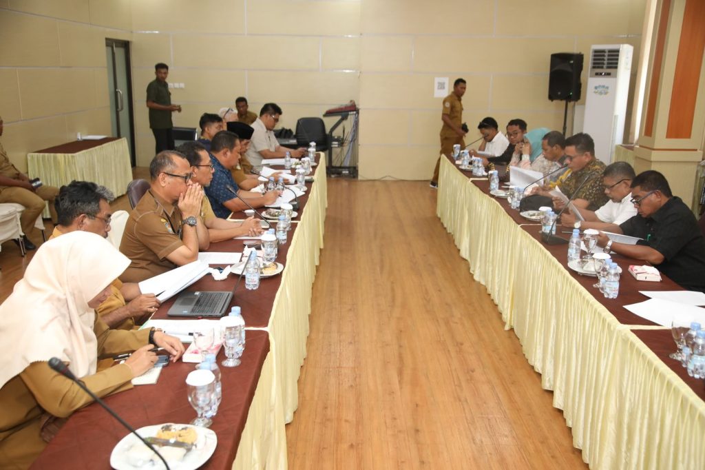 Pemkot dan DPRD Ternate Bahas Evaluasi RAPBD 2025: Fokus PAD dan Digitalisasi