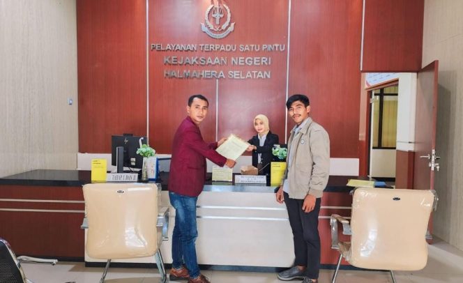 
 Tim Hukum BK-UHS Laporkan Dugaan Pelanggaran TSM ke Bawaslu dan Kejaksaan