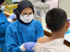 NHM dan Bio Farma Gelar Vaksinasi Cacar untuk Anak Yatim di Depok