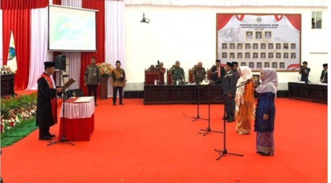 
 Salma Samad Dilantik sebagai Ketua Perempuan Pertama DPRD Halsel, Periode 2024-2029