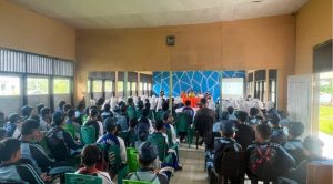 NHM Edukasi Siswa SMP Negeri 12 Halut soal PHBS dan Mitigasi Bencana
