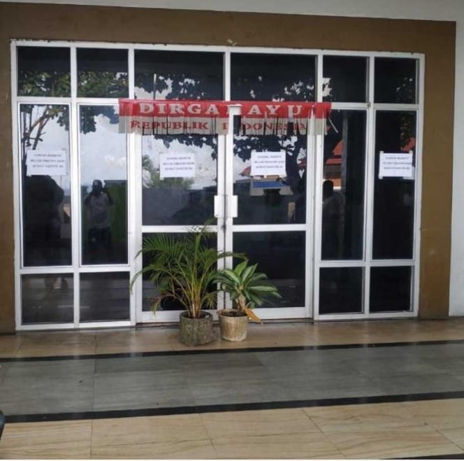 
 Pegawai Disperindag Ternate Boikot Kantor, Upah Pungut Rp220 Juta Belum Dibayar