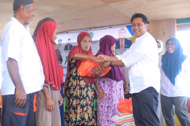 
 Pemkab Haltim Salurkan Bantuan Pangan ke 21 Desa