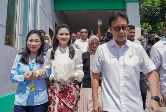 
 Menkes bersama Gubernur Malut