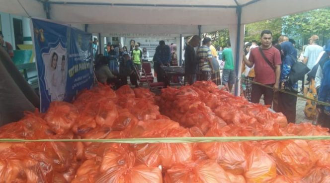 
 Pemprov Maluku Utara Gelar Pasar Murah di Halsel, Ringankan Beban Masyarakat