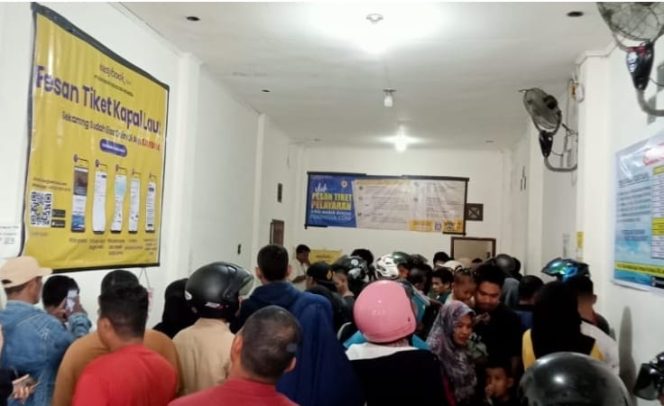 
 Tiket Subsidi Kapal di Malut Sulit Diakses, Penumpang Keluhkan Minimnya Informasi