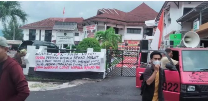 
 Dugaan Korupsi Asrama Haji Malut Kembali Disorot, Massa Desak Penegak Hukum Bertindak