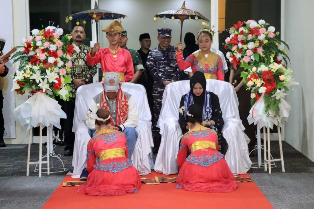 Kapolda Malut Disambut Joko Kaha, Awali Tugas dengan Tradisi Adat