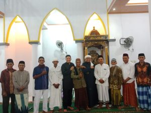 Ghifari Bopeng Serahkan Mimbar Salat, Warga Sasa Kini Bisa Gelar Salat Jumat di Mushola Nurul Insan
