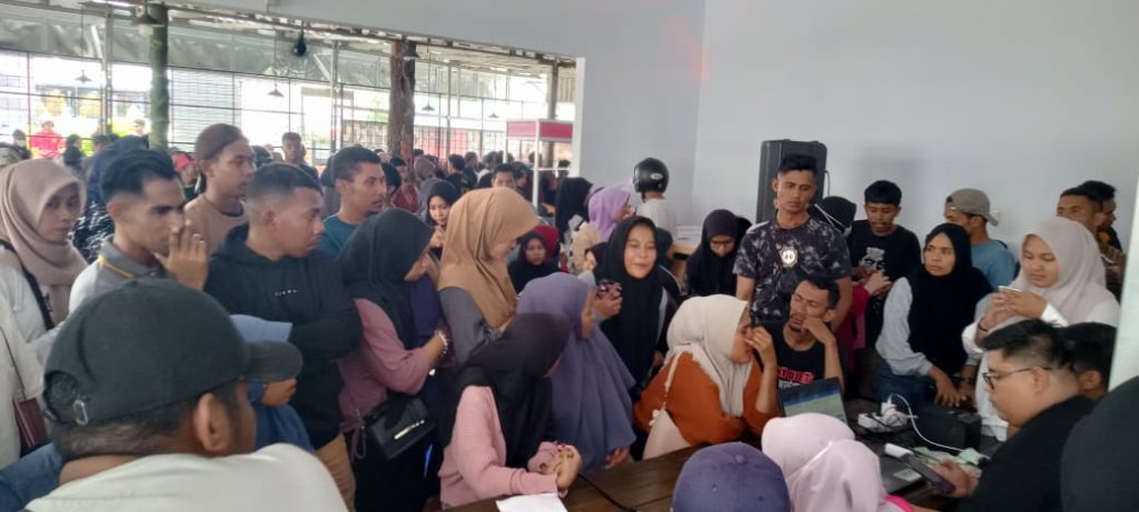  Antrean Panjang Tiket Kapal Subsidi di Ternate, Penumpang Protes Akibat Penundaan
