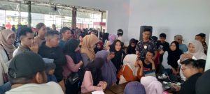  Antrean Panjang Tiket Kapal Subsidi di Ternate, Penumpang Protes Akibat Penundaan
