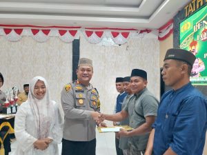 Sukses Digelar, Kapolres Haltim Serahkan Hadiah Pemenang MTQ dan Adzan