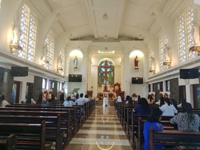 
 Misa Doa di Ternate: Umat Katolik Iringi Kepergian Paus Fransiskus