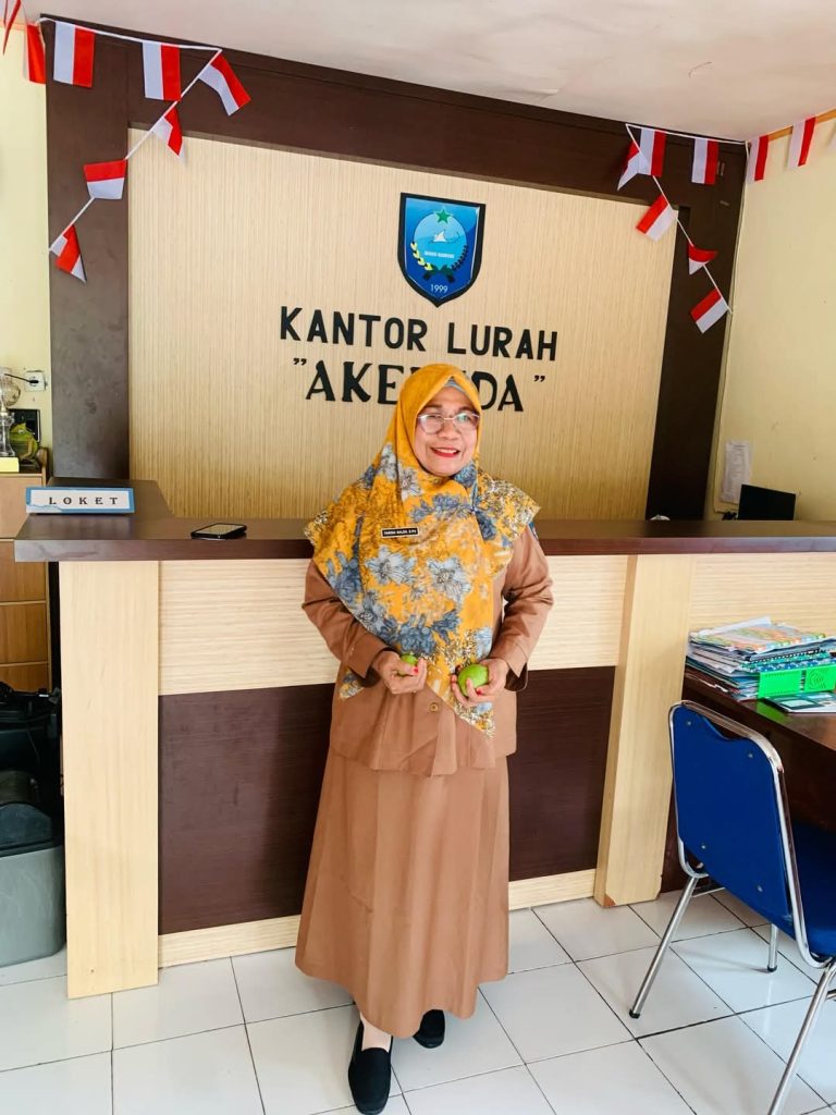 Farida Saleh, Lurah Akehuda yang Terinspirasi dari Sang Kakek