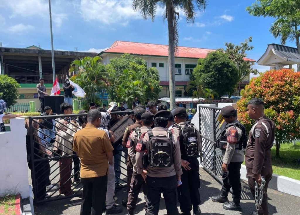 Mahasiswa Desak Kejati Malut Usut Dugaan Korupsi Proyek Taliabu