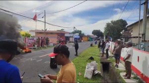 Warga Demo Lurah Sango, Tuntut Transparansi dan Pencopotan Jabatan