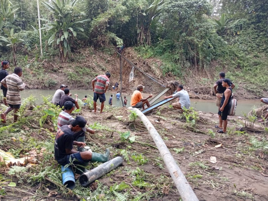 NHM Pulihkan Akses Air Bersih di Kao Barat Usai Banjir