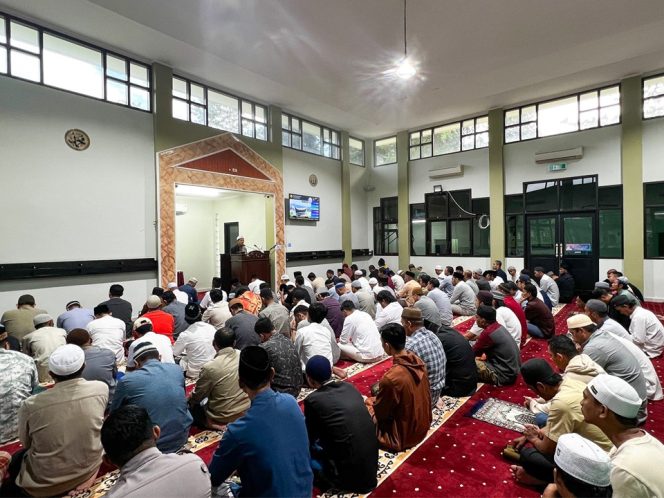 
 hikman sholat idul Adha di Gosowong