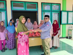Kemenag Haltim Kurban 8 Ekor Sapi, Wujud Syukur dan Kepedulian