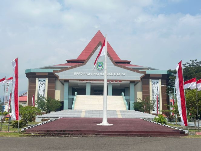 
 Gedung DPRD Malut