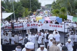 Ribuan Warga Tidore Long March Tolak DOB Sofifi