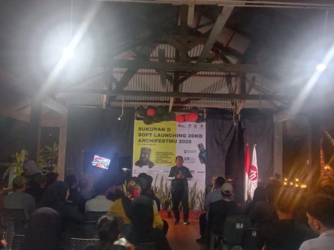 
 Sekda Rizal Marasaoly saat memberikan sambutan dalam acara hari jadi IAI-MU ke-20 tahun di Bukit Bintang Resto, Kelurahan Dufa-Dufa, Ternate Utara