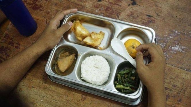 
 Puluhan Siswa SMKN 5 Ternate Diduga Keracunan Usai Makan MBG