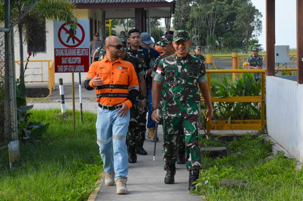 Pangdam XV/Pattimura dan Danrem 152/Baabullah Kunjungi Tambang NHM