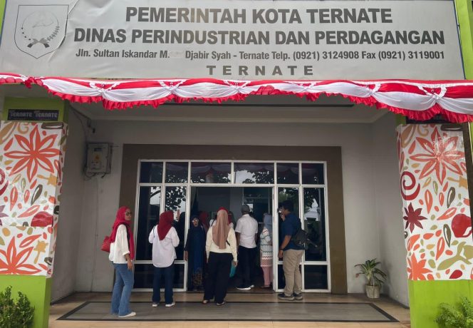 
 Emak-emak Pedagang Lapak Pandara Kananga Geruduk Disperindag, Tolak Tarif Sewa Tinggi