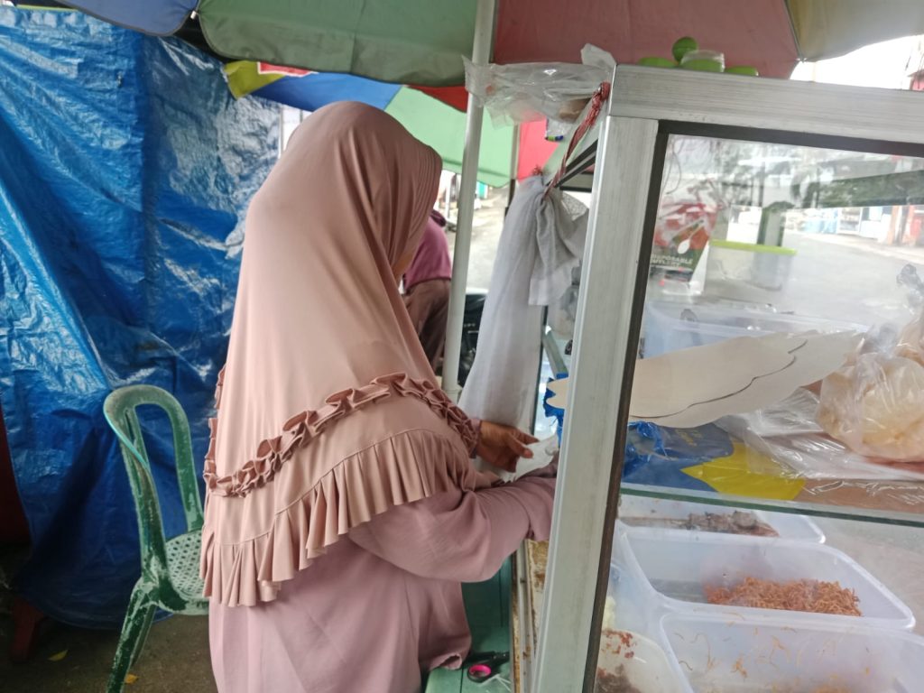 Marni, Penjual Nasi Kuning yang Hidupi Keluarga dan Sekolahkan Anak Hingga Kuliah