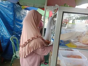 Marni, Penjual Nasi Kuning yang Hidupi Keluarga dan Sekolahkan Anak Hingga Kuliah