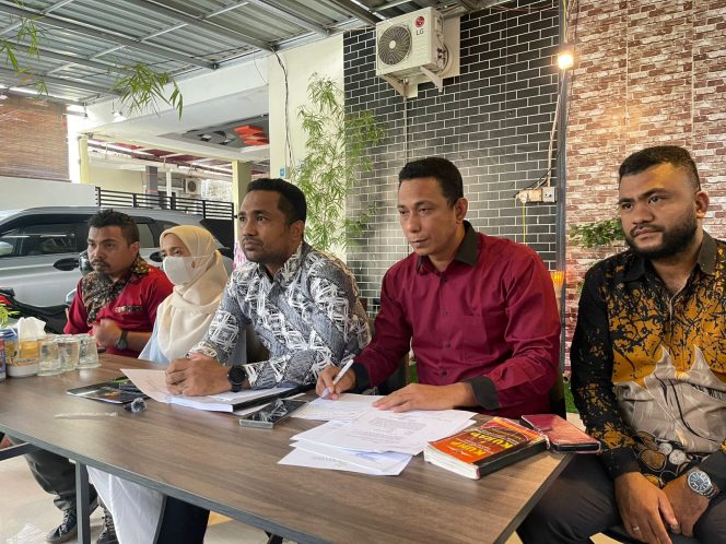 
  Usai Diperiksa 19 Jam, Istri Pelaku Pembunuhan Pegawai BPS Bantah Terlibat