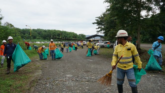 
 NHM Gelar Aksi Bersih-Bersih Tambang Gosowong di World Cleanup Day 2025