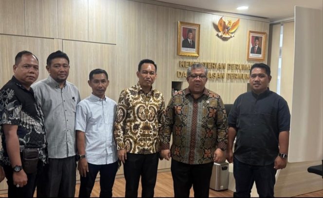 
 Haltim Bahas Percepatan Rumah Layak Huni dengan Wamen PKP